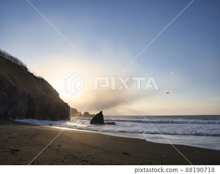 海濱沙灘朝日 海濱沙灘朝日 88190718