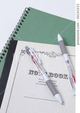 Notebook, pen, ballpoint pen, memo, stationery, business, school, notepad, study, stationery, education 88191015