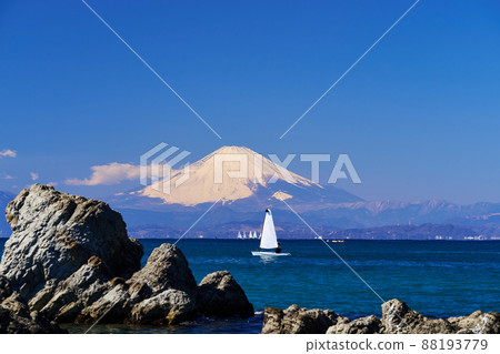 Sagami Bay and Mt. Fuji seen from Hayama's Morito coast 88193779