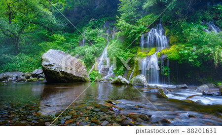 蒼龍瀑布（夏季） 88201631