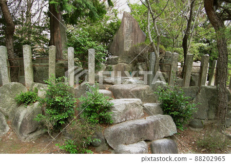 Shonyuzuka, where Ikeda Tsuneoki died in the war / [Nagakute Kosenjo Park] Nagakute City, Aichi Prefecture 88202965