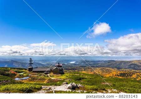 Asahidake Ropeway Sugatami Station at the time of autumn leaves in Hokkaido Asahidake Ropeway Sugatami Station at the time of autumn leaves in Hokkaido 88203143