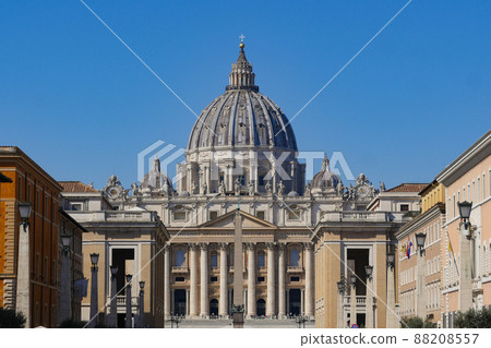 Saint Peter's Square, Vatican.,Rome, 03.20.2021, Basilica of Saint Peter, The grandiose square in Saint Peter's Square, Vatican.,Rome, 03.20.2021, Basilica of Saint Peter, The grandiose square in 88208557