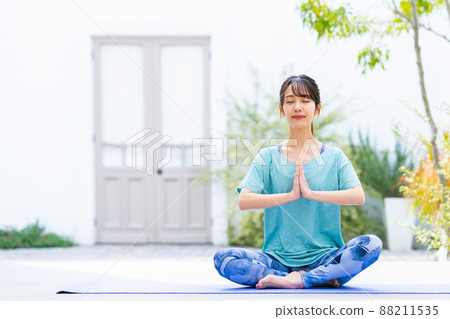 一個小伙子瑜伽 一個小伙子瑜伽 88211535