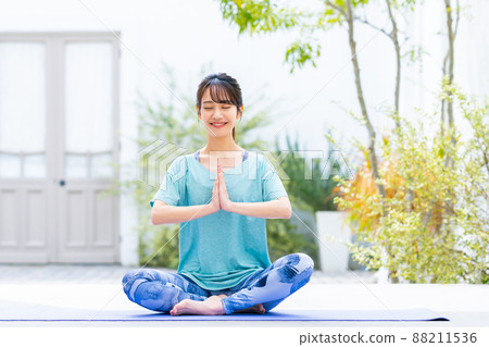 一個小伙子瑜伽 一個小伙子瑜伽 88211536