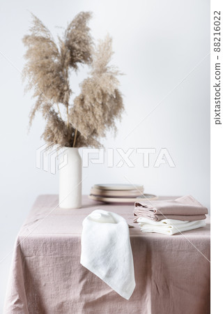 Pink table Pink table 88216022