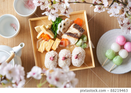 Ohanami lunch box 88219463