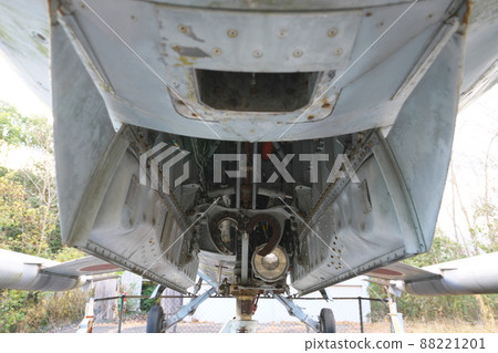 The lower part of the F104J fighter located at the site of the Kyoyama Ropeway Amusement Park 3 Kita-ku, Okayama City, Okayama Prefecture 88221201