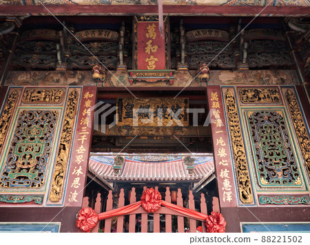 台中南屯區古廟萬和宮 88221502