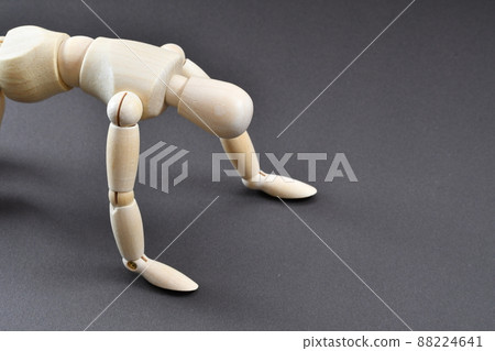 一隻手抑鬱的娃娃 一隻手抑鬱的娃娃 88224641