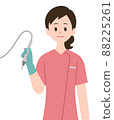 牙科保健員與潔牙機的插圖 88225261
