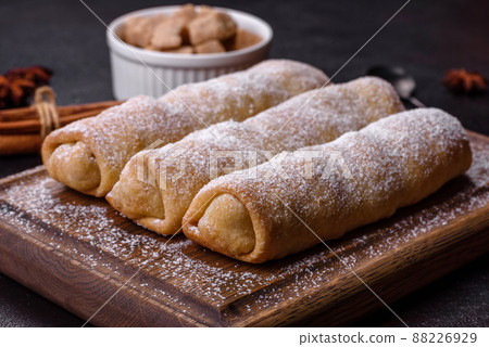 Delicious fresh sweet vertuta with apple. Homemade pastries 88226929