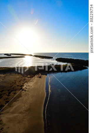 View of the Sea of Japan from Yunagi Bridge (Niigata Prefecture) 88229754