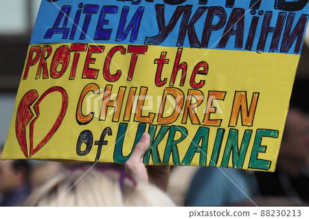 Demands to protect the children of Ukraine 88230213