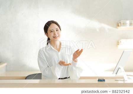接待人員,20多歲的女性 接待人員,20多歲的女性 88232542
