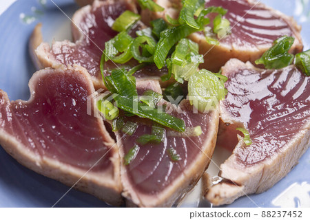 Fresh and delicious bonito flakes Fresh and delicious bonito flakes 88237452