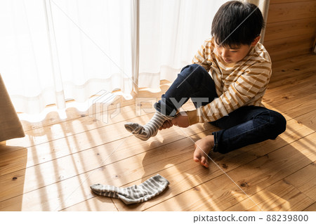 男孩穿著襪子 88239800