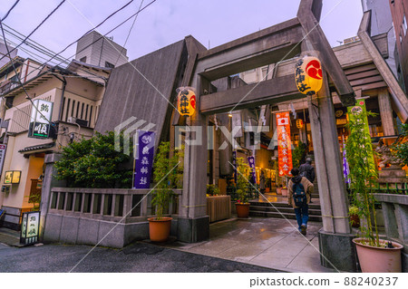 新橋烏森神社/日本東京城市景觀取消第二天的飲酒區(防止傳播)= 3月23日 新橋烏森神社/日本東京城市景觀取消第二天的飲酒區(防止傳播)= 3月23日 88240237