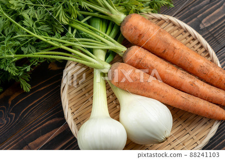 洋蔥葉，胡蘿蔔 88241103