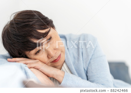 高級女人累了打盹 88242466