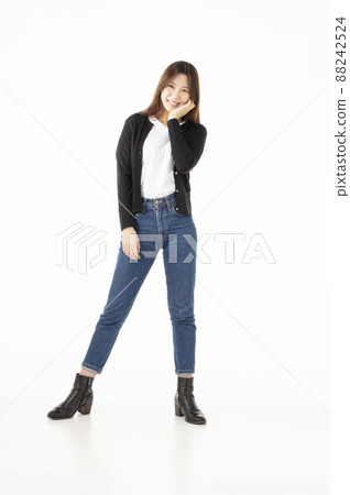 A woman in his tw A woman in his tw 88242524