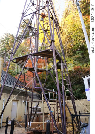 Gokuraku spring source and autumn leaves (Arima Onsen, Kobe City, Hyogo Prefecture) 88245367