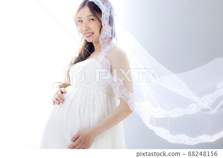 孕婦照白色背景 88248156