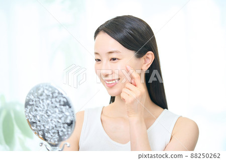 一個有真實面孔的美麗女人 88250262