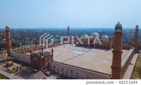 Aerial View to the Badshahi Mughal-era congregational Mosque in Lahore, Punjab province, Pakistan 88251684