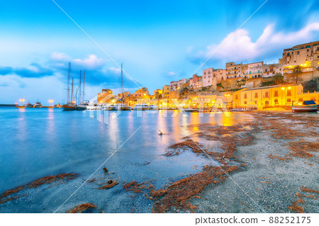 Dramatic evening cityscape of Castellammare del Golfo town. 88252175