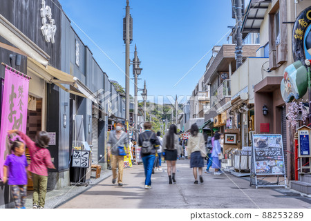 鎌倉站附近神奈川縣小町街的風景 鎌倉站附近神奈川縣小町街的風景 88253289