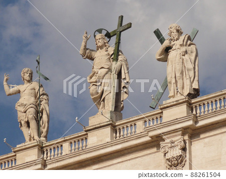Overlooking St. Peter's Basilica / Vatican City Overlooking St. Peter's Basilica / Vatican City 88261504