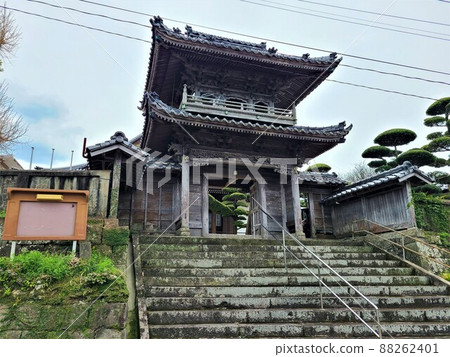 Munenori Terashima (Hiroyasu Matsuki) A magnificent temple near the old house Saitokuji Munenori Terashima (Hiroyasu Matsuki) A magnificent temple near the old house Saitokuji 88262401