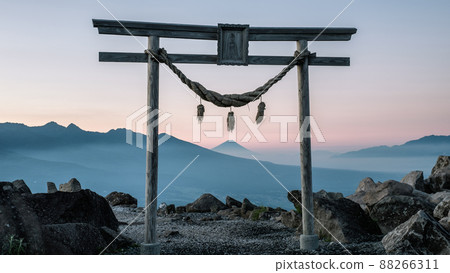 Dawn of Kurumayama (View of Mt. Fuji from Kurumayama Shrine) Dawn of Kurumayama (View of Mt. Fuji from Kurumayama Shrine) 88266311