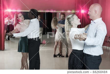 People learning to dance waltz People learning to dance waltz 88268484