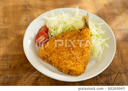 deep-fried horse mackerel   88269945