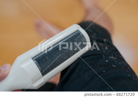 Dust on black clothes stands out Dust on black clothes stands out 88271720