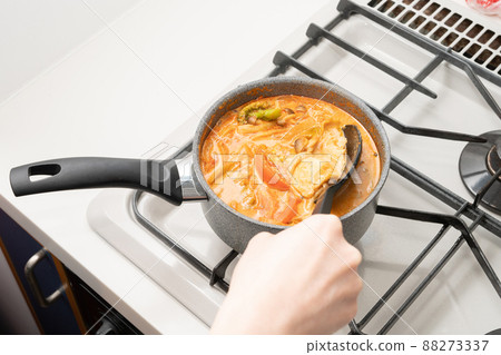 Cooking scenery of soup with lots of ingredients 88273337