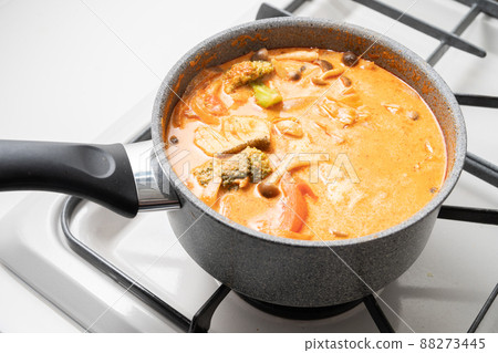 湯料豐富的烹調風景 湯料豐富的烹調風景 88273445