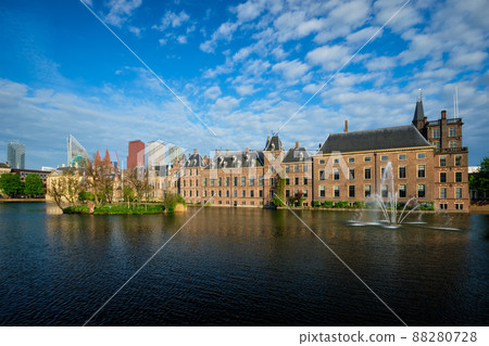 Hofvijver lake and Binnenhof , The Hague 88280728