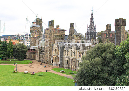 [Cardiff] Exterior of Cardiff Castle 88280811