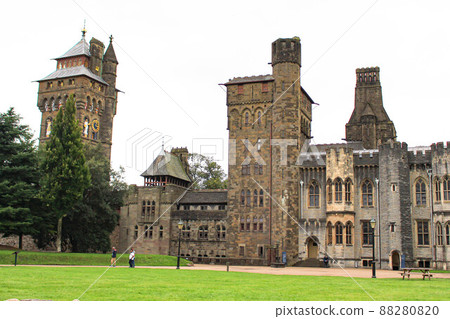 [Cardiff] Exterior of Cardiff Castle 88280820