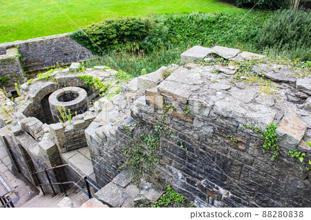 [Cardiff] Cardiff Castle Wall 88280838