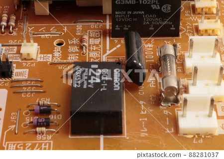 Electronic circuit board with various electronic components lined up 88281037