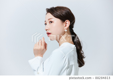 Business casual young woman Business casual young woman 88284813