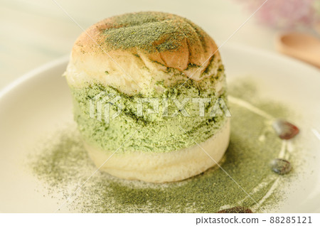 Matcha Maritozzo 88285121