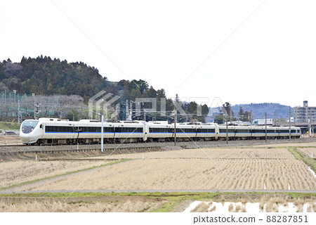Hokuriku Main Line Daishoji-Ushinoya JR West 681 series V11 + V35 + W34 formation (Kyoto) Thunderbird Hokuriku Main Line Daishoji-Ushinoya JR West 681 series V11 + V35 + W34 formation (Kyoto) Thunderbird 88287851