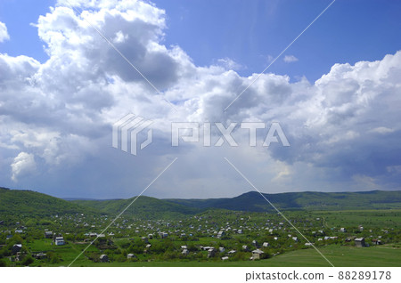 An inspiring scenic summer field landscape. 88289178