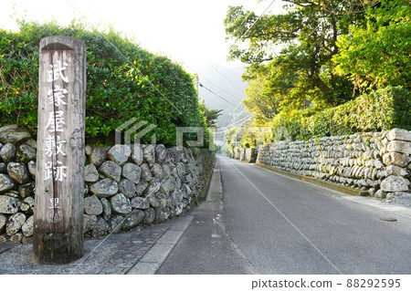[Satsumasendai City Kamikoshiki Island Samurai Residence Ruins] 88292595