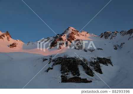 [Matsumoto City, Nagano Prefecture, April] Mt. Kitahotaka and Mt. 88293396